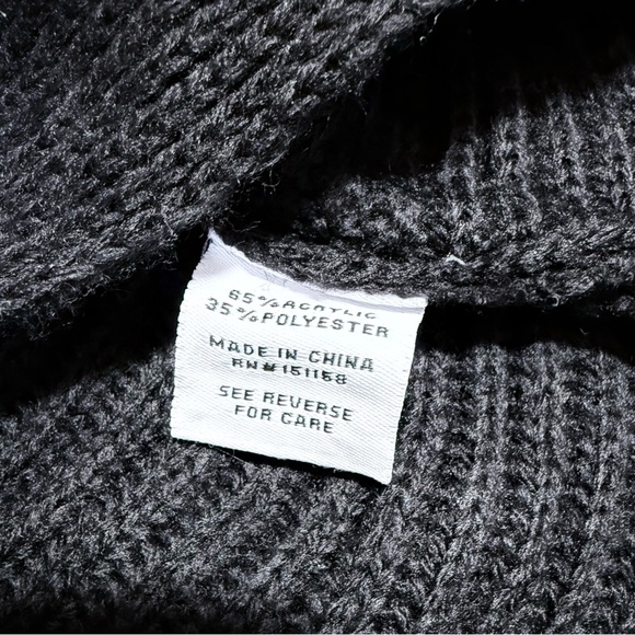 NWT 525 America Black Twist Top V-Neck Sweater Women Medium - Picture 7 of 7